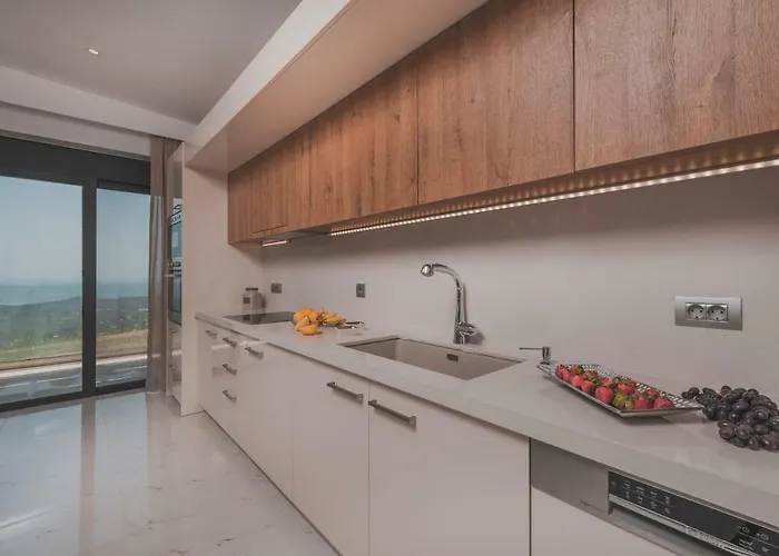 فيلة Zinos Luxury *