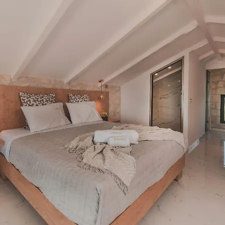 Zinos Luxury Villa