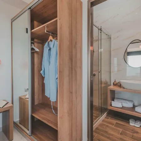 Zinos Luxury Литакия